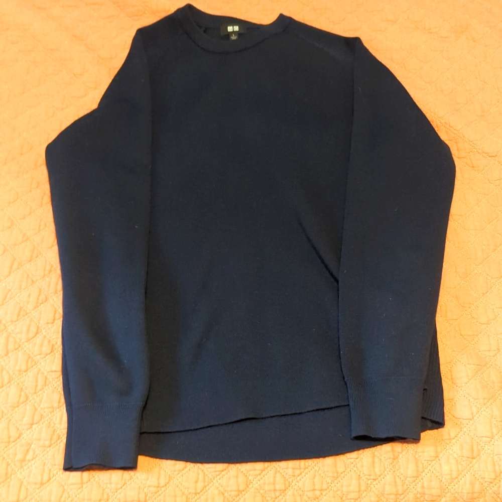 Uniqlo navy blue sweater
